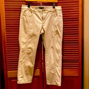 White House Black Market Khaki Capri Pants Sz 12